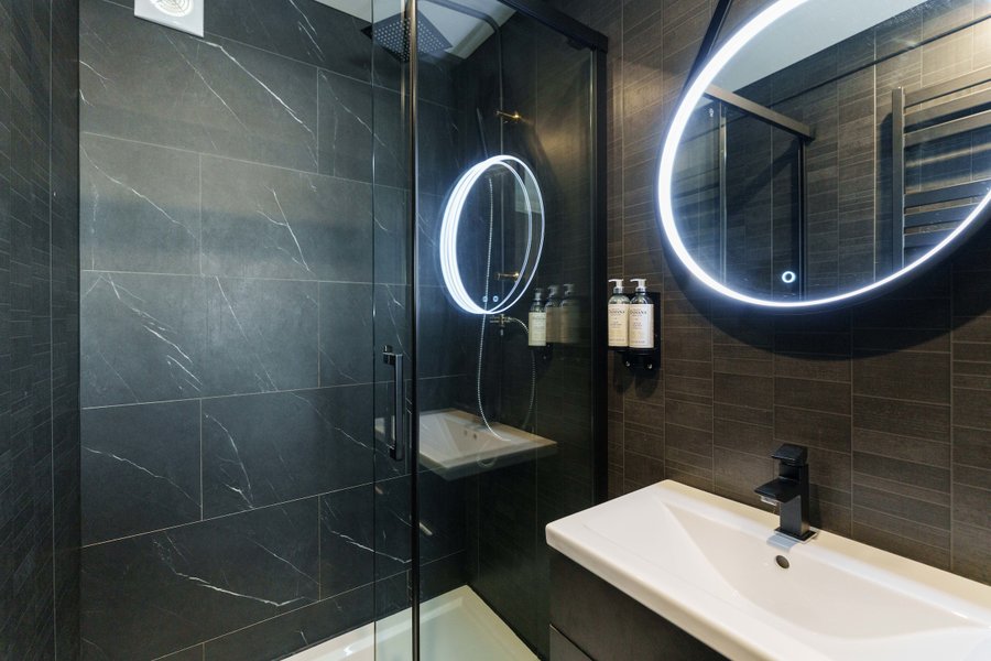 Hébergement AbracadaRoom : Suite flottante Lit King-size Balnéo Sauna - Image 11