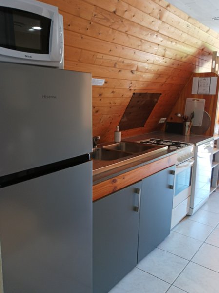 Hébergement AbracadaRoom : La Cabane du Pêcheur, chalet en A au bord d'un étang de pêche (découverte) à Sarlat - Image 5