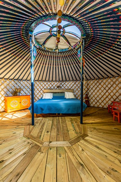 Hébergement AbracadaRoom : La Yourte de la Bergerie du Val - Image 2