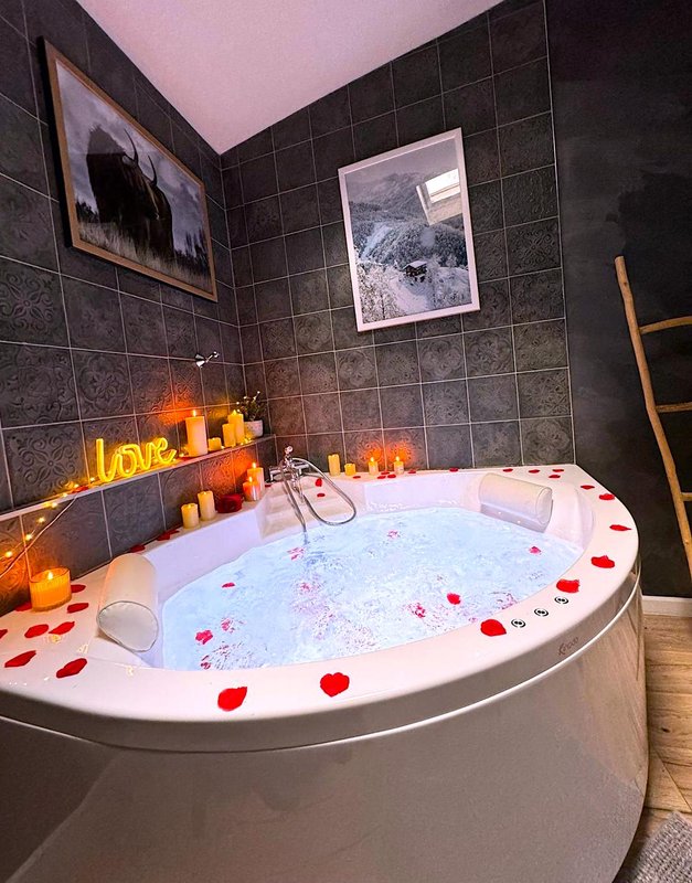 Chalet Romantique Spa & Ciné Privé / 10 min centre à Amiens (11)
