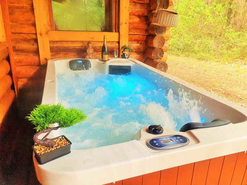Hébergement AbracadaRoom : Magnifique Chalet en rondin en foret avec SPA en pleine nature - Image 3