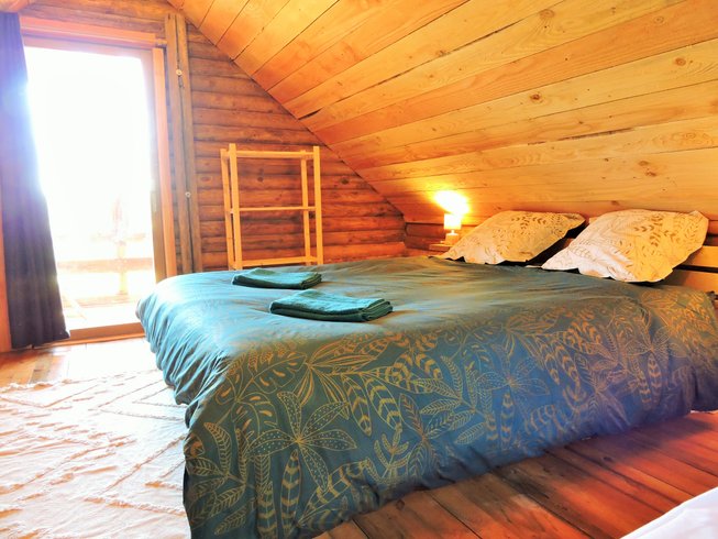 Hébergement AbracadaRoom : Authentique chalet en rondins avec spa en pleine nature - Image 3