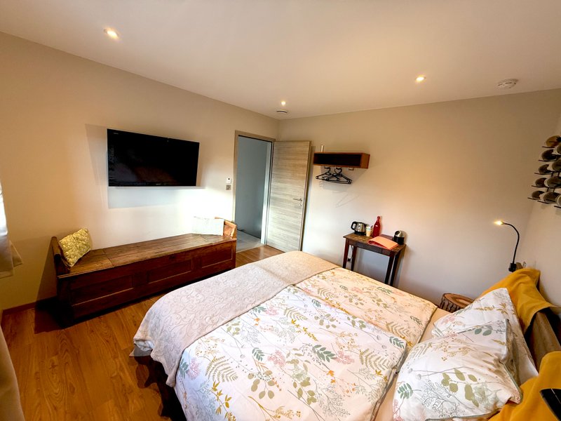 Hébergement AbracadaRoom : La Chambre aux Bouteilles - Expérience oenologique - Image 2