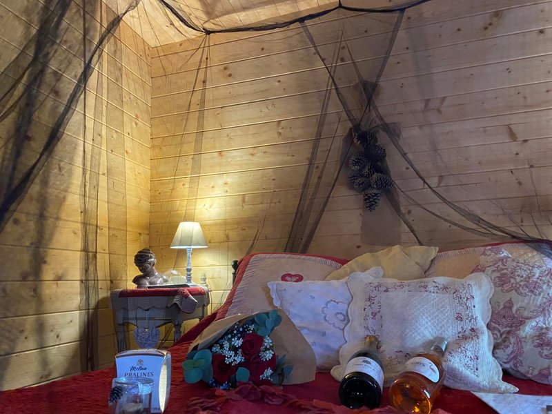 Hébergement AbracadaRoom : Cabane Romantique Du Jardin Balnéothérapie - Image 16