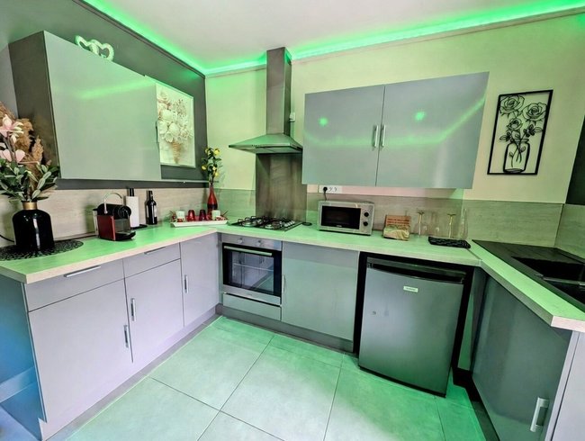 Hébergement AbracadaRoom : Nuit insolite avec Spa, sauna et jardin privatifs immersion en ITALIE - Image 10