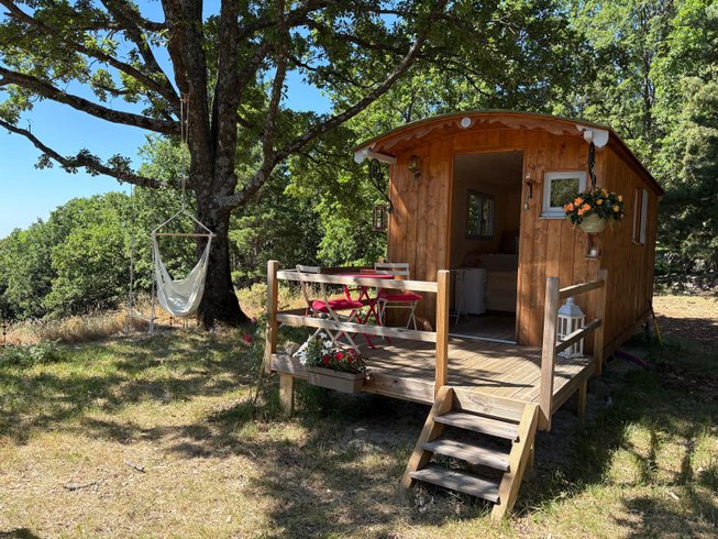 Hébergement AbracadaRoom : La Bignone, Roulotte & Spa partagé - Image 1
