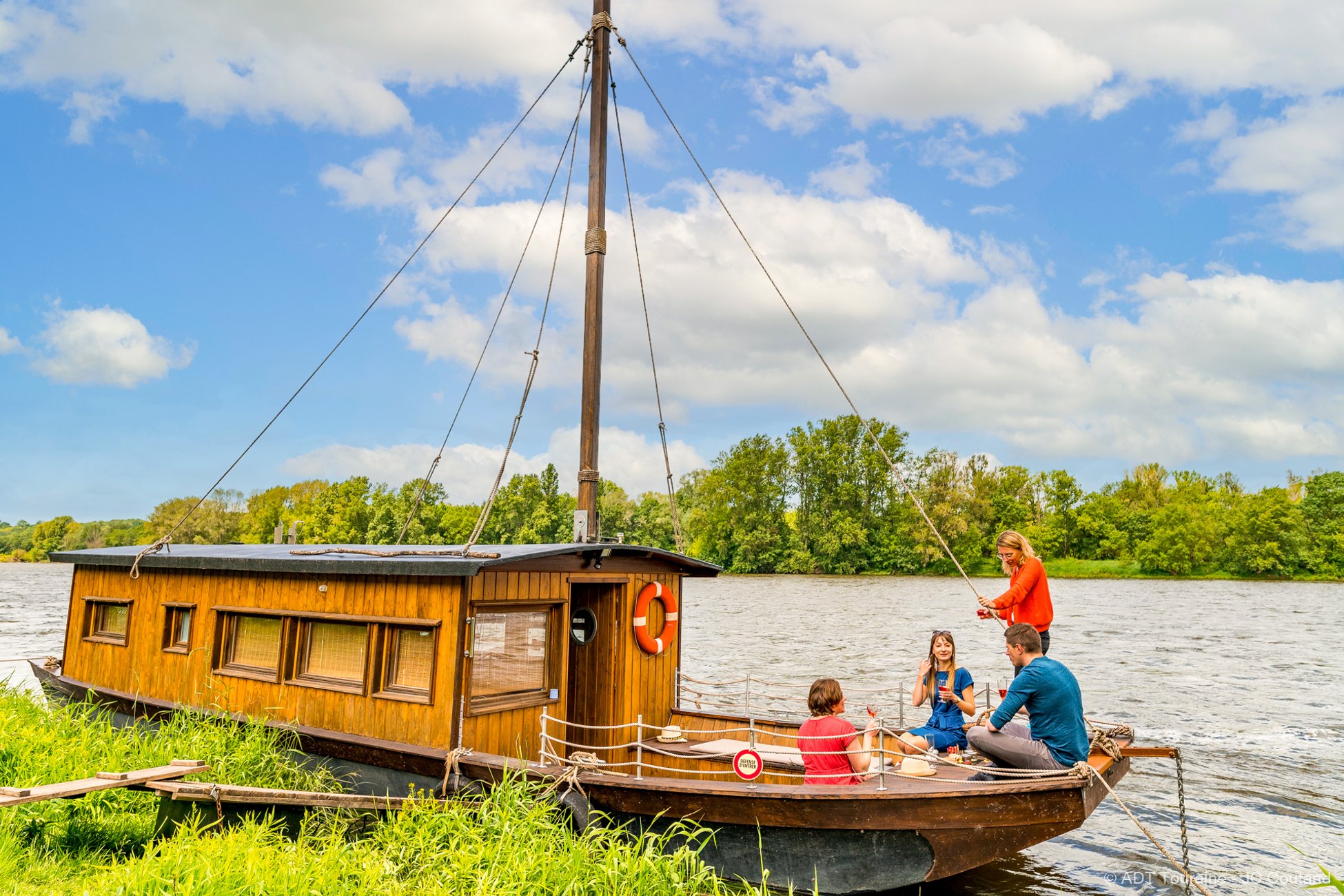 Hébergement UnicStay : La Toue Reine & Spa à La Chapelle Aux Naux