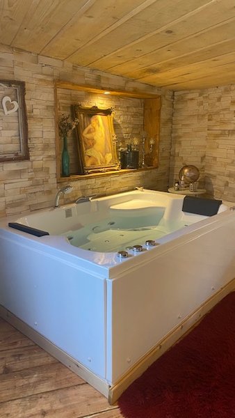 Hébergement AbracadaRoom : Suite inoubliable & SPA - Image 8