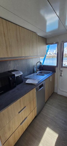 Hébergement AbracadaRoom : Dormez sur un yacht de 22 mètres aux Sables d'Olonne ! - Image 11