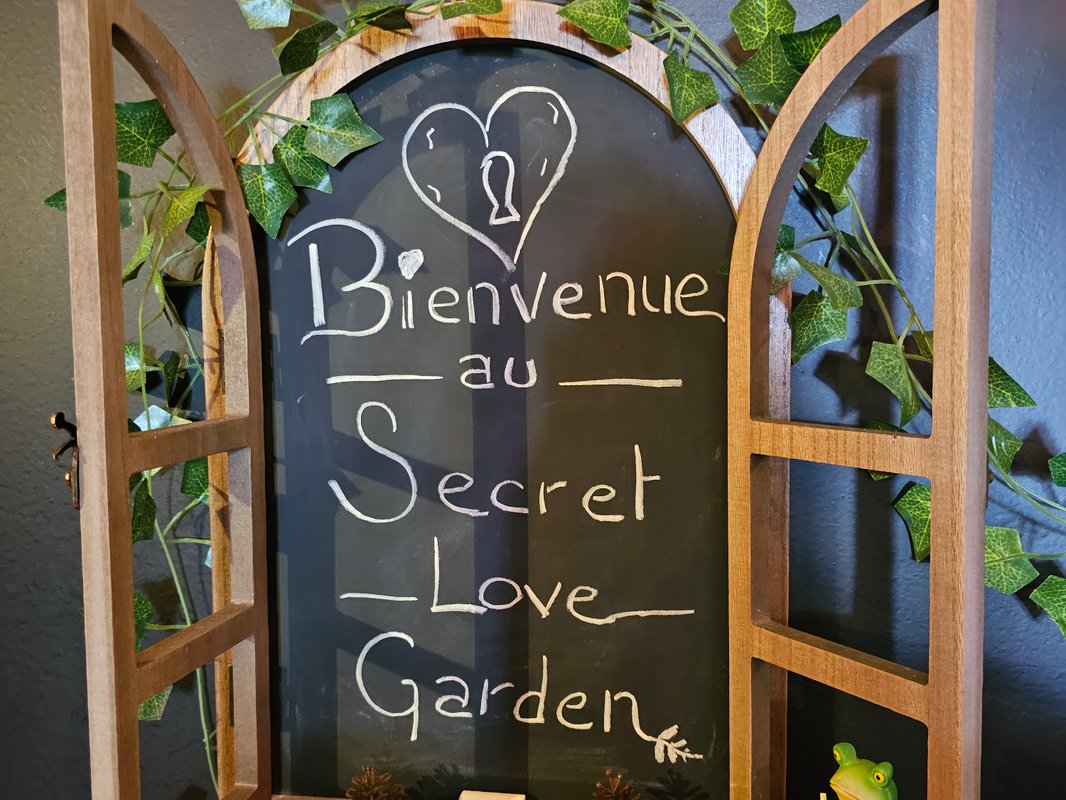 Secret love garden loveroom n'spa à Soleymieu (27)