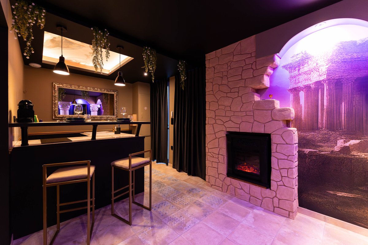 La Suite de Vénus - Love Room, Jacuzzi, Pièce Secrète à Schirrhein (8)