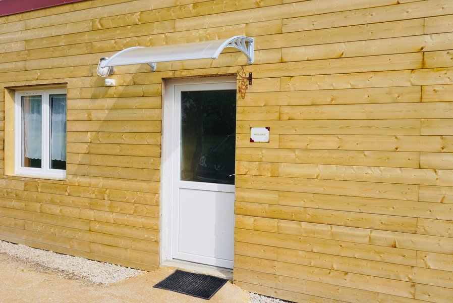 Domaine AbracadaRoom : Bed and Bourgogne - Image 11