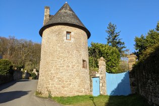 La tour médiévale du Château de la Carrée