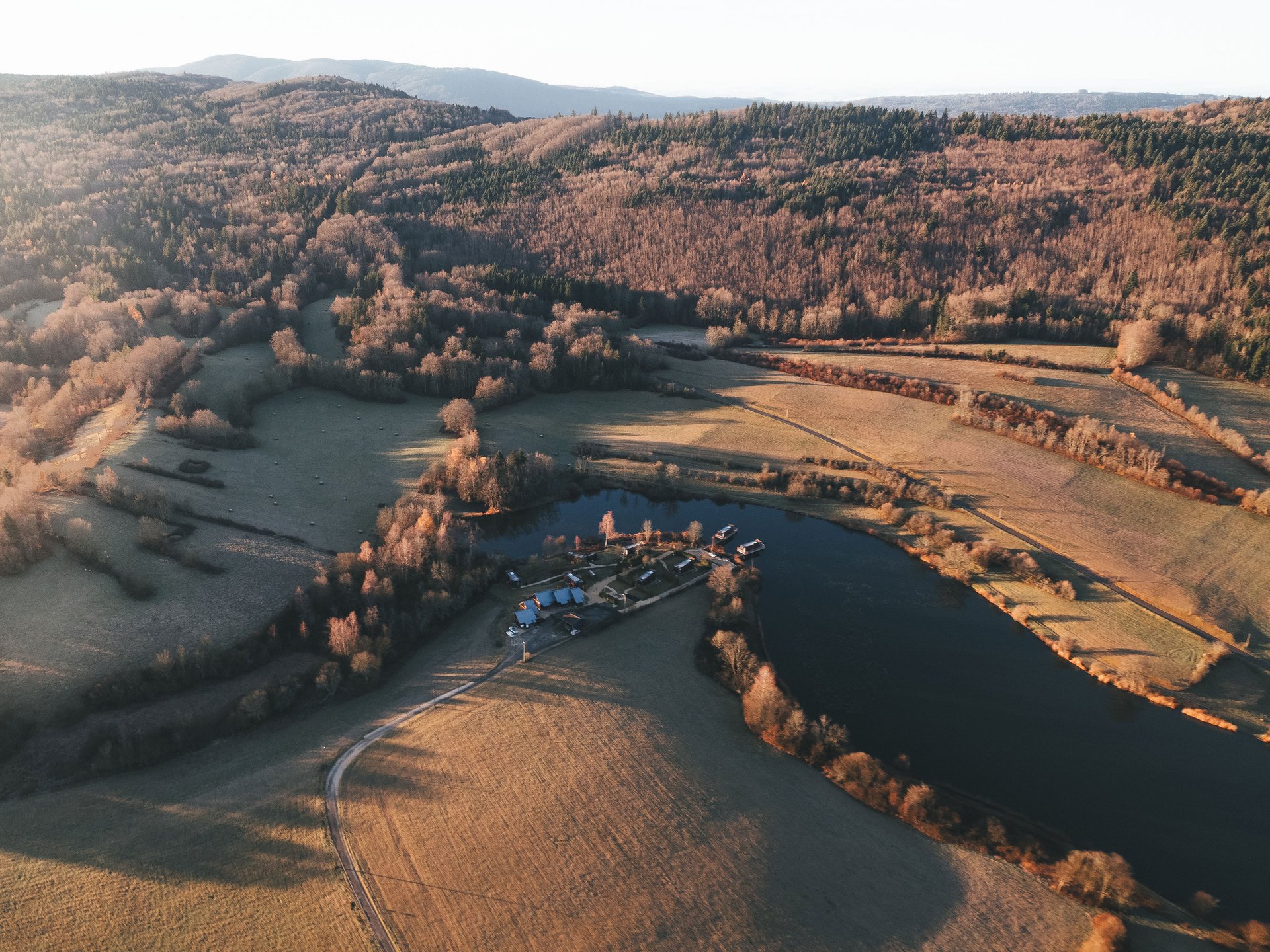 Lodge Duo sur terre - Vue panoramique sur l'étang & Bain Nordique Privatif