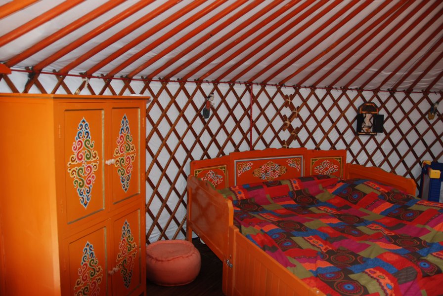 Hébergement AbracadaRoom : La Yourte du Nid'Oiselet - au coeur d'une ferme en Provence - Image 9