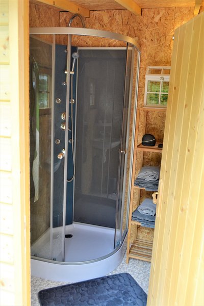 Hébergement AbracadaRoom : Bulle avec spa privatif - Image 12