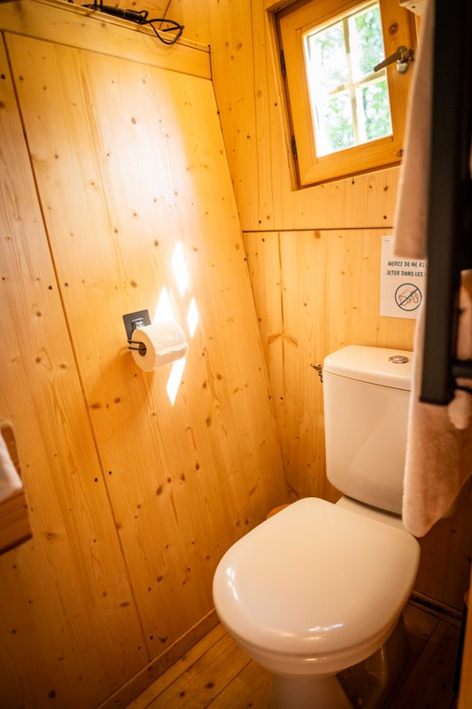 Cabane Fées 4 pers & Spa à Bâgé-Dommartin (24)