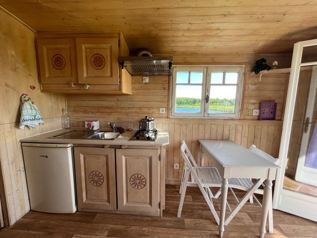 Hébergement AbracadaRoom : La roulotte chauffée au bord du lac - Image 2