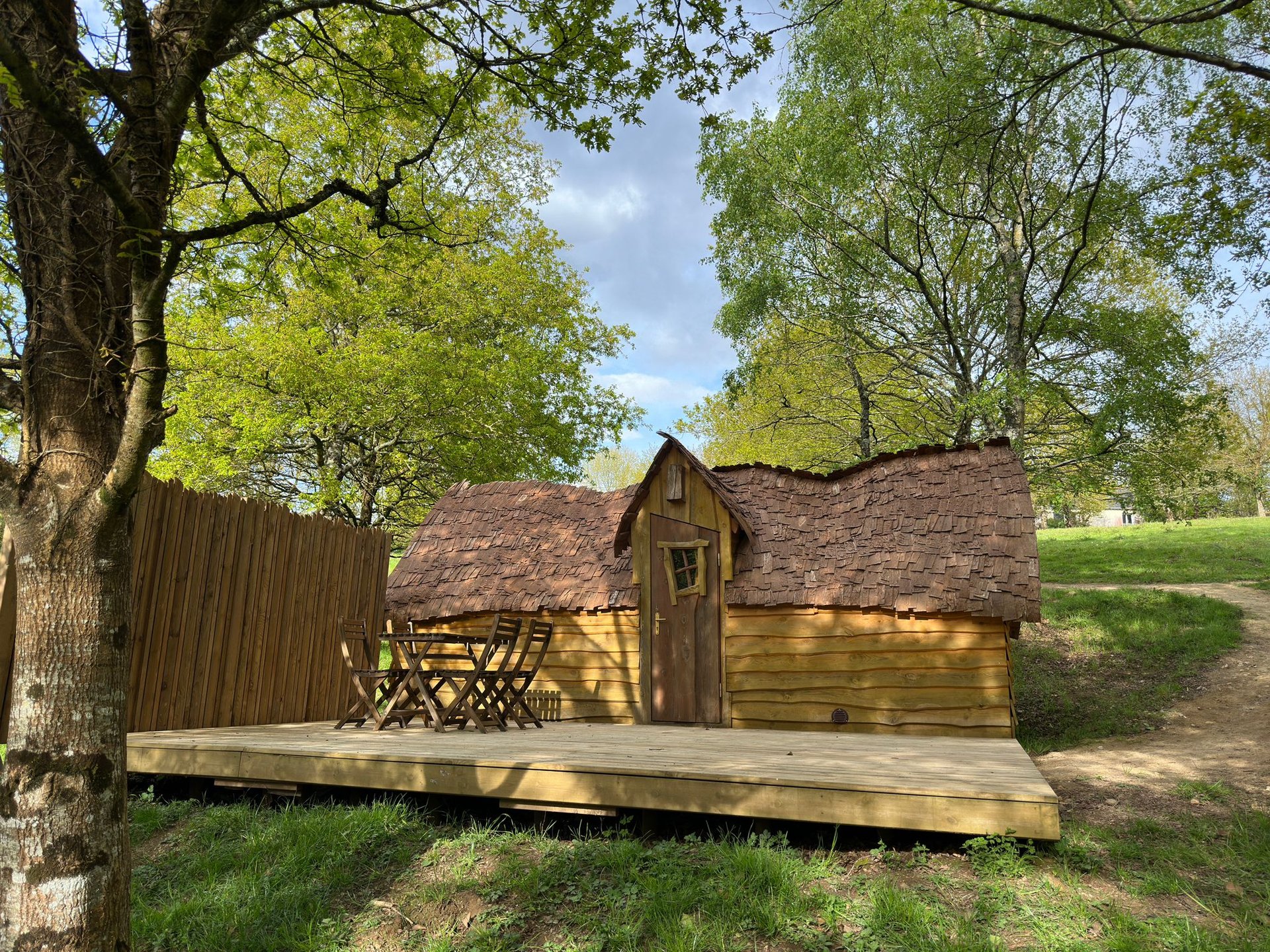CABANE ENCHANTEE