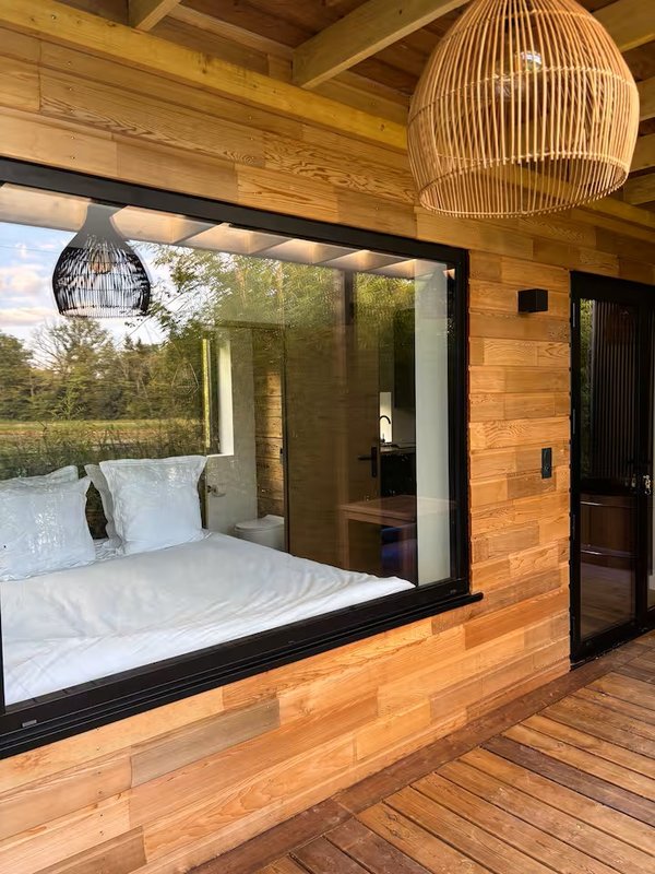 Lodge luxe bain nordique au bord du Canal de Briare à 1h30 de Paris à Montcresson (12)