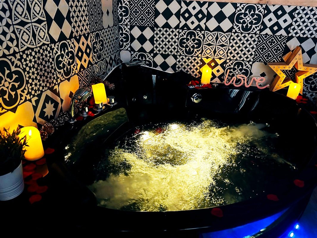 Chalet romantique,SPA, CINÉMA, 5 min centre à Evreux (5)