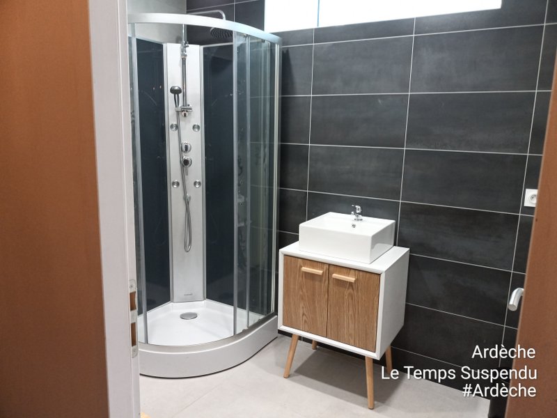 Hébergement AbracadaRoom : POD et sa terrasse - Image 5