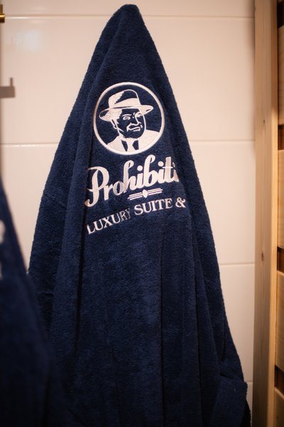 Hébergement AbracadaRoom : Prohibition - Love, Atypique room & Spa & Sauna - Image 32