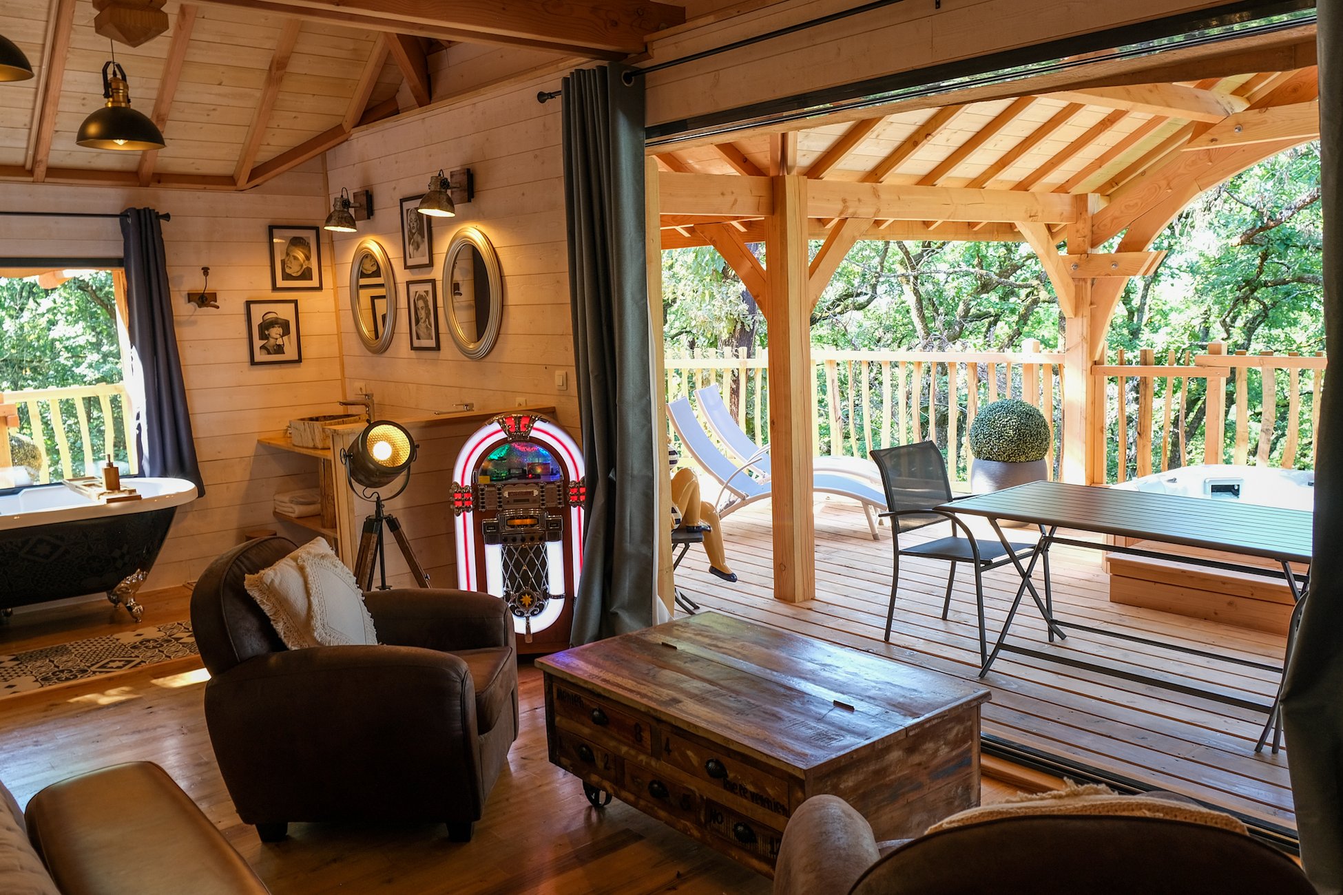 Hébergement UnicStay : Cabane Spa Vintage à Clairac