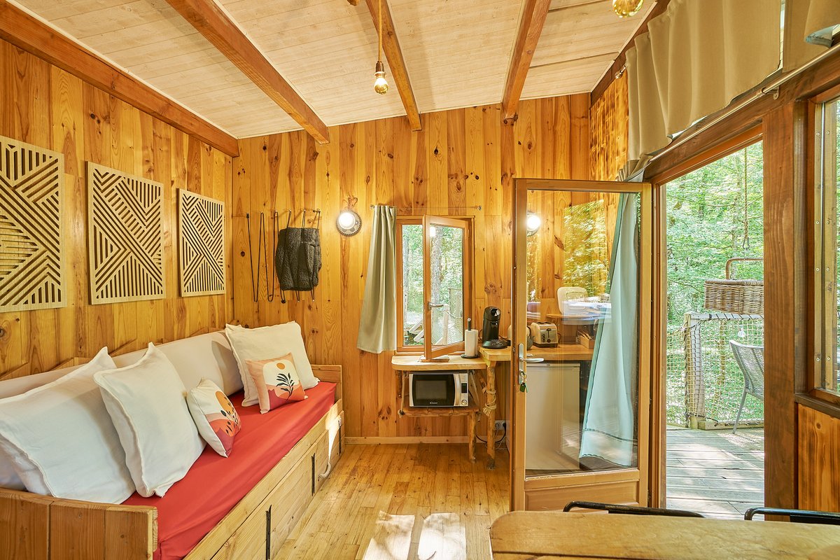 Cabane avec spa "Carrelet" à Lamothe-Fénelon (8)
