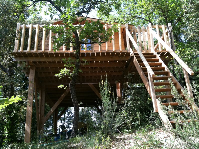 cabane perché dans les arbres romantique bretagne abracadaroom