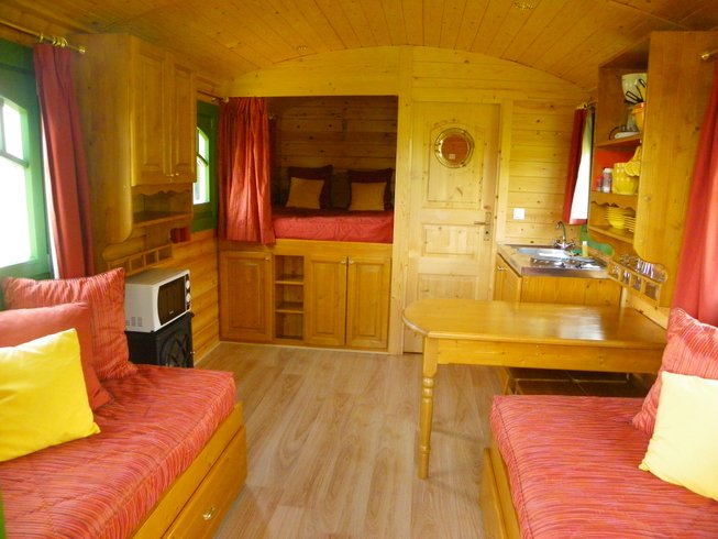 Hébergement AbracadaRoom : Roulotte-Gîte - Image 3