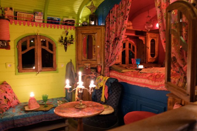 Domaine AbracadaRoom : La Roulotte de Sandor - Image 5