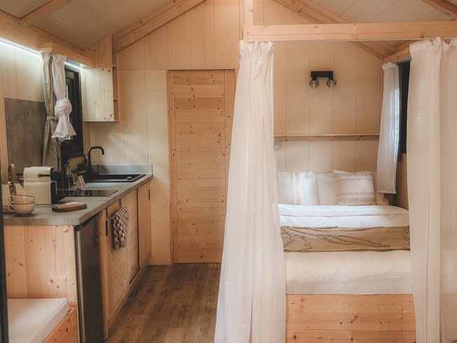 Hébergement AbracadaRoom : Cabane Luna - Lodge cocon au cœur de la nature, calme & bien-être, réservé aux adultes • linge & ménage inclus • climatisation réversible • cuisine équipée - Image 11