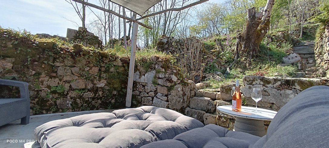 Hébergement AbracadaRoom : Love room dans une cave voutée avec baignoire balnéo - Image 5