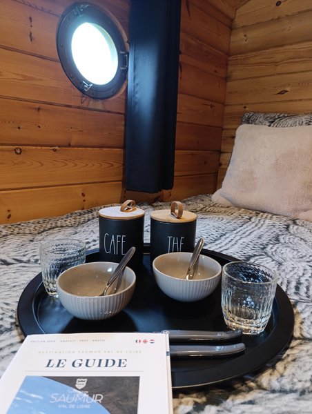 Hébergement AbracadaRoom : La roulotte "Sous le soleil" - Image 8