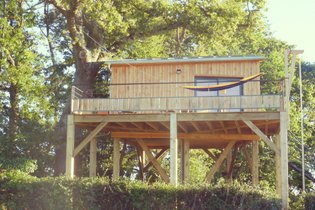 La Cabane Perchée du Faucon