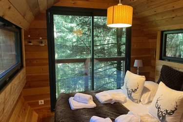 Cabane perchée Deluxe Duo avec Spa à Champdray (3)