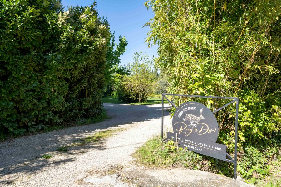 Hébergement AbracadaRoom : Roulotte Marius & Piscine en Provence - Image 23