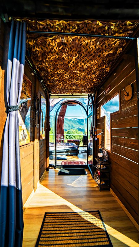 Bulle Texas – Luxe  & SPA – Vue Lac Aiguebelette à Novalaise (13)
