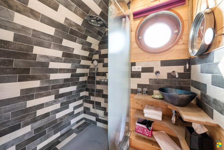 Hébergement AbracadaRoom : Lodge Duo Flottant Les Preuses Spa et sauna privé - Image 9