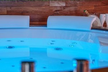 Suite Romantique Le Double L Luxe & Love Loveroom à Cholet (3)