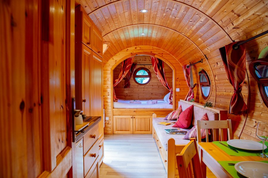 Hébergement AbracadaRoom : Roulotte avec Spa - Image 4