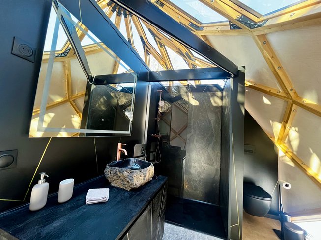 Hébergement AbracadaRoom : Zome jacuzzi et sauna privatif - Image 10