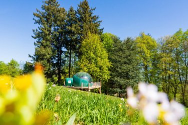 Bulle transparente et son spa à Merlas (1)