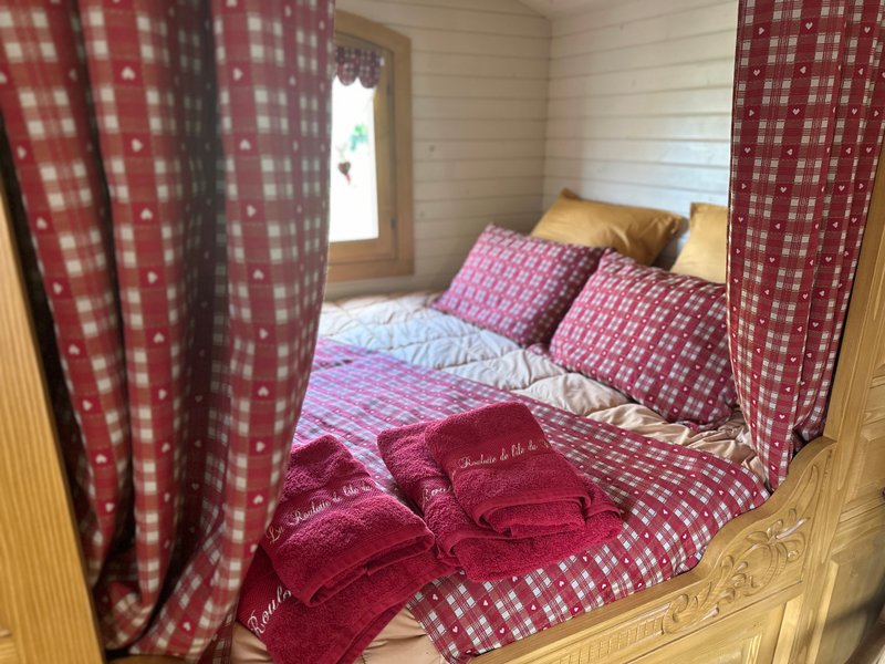 Hébergement AbracadaRoom : Roulotte de l’île du Rhin & Spa - Image 4