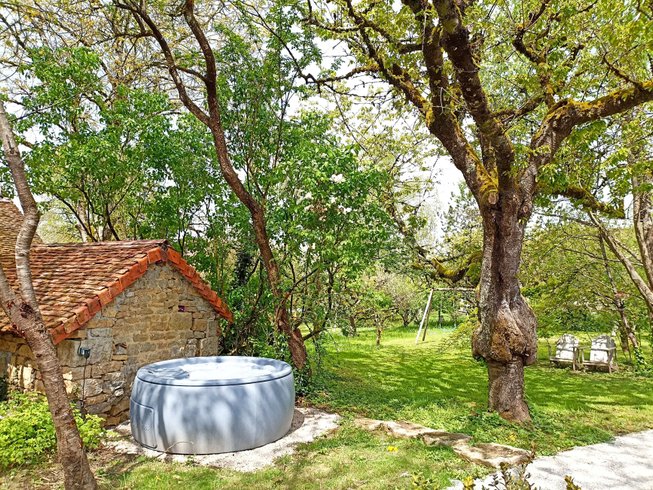 Hébergement AbracadaRoom : La Roulotte du Domaine de la Comté & Spa - Image 15