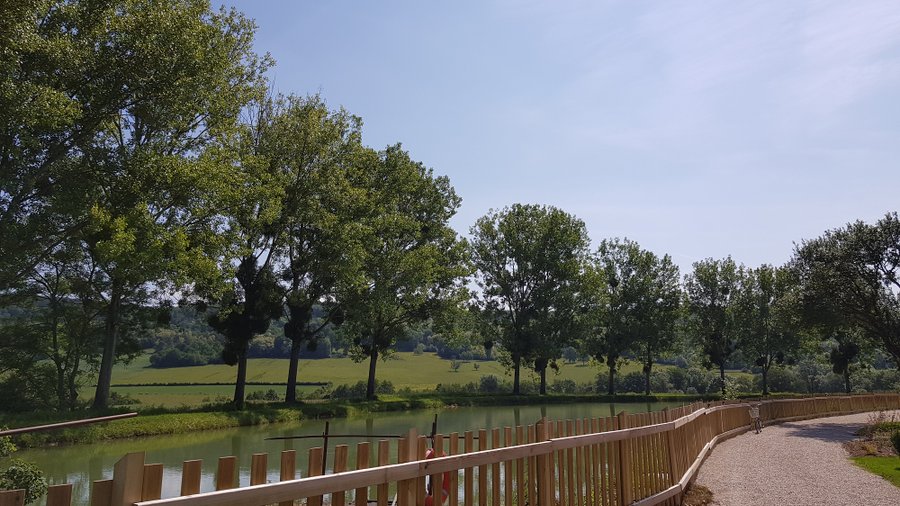 Les lodges du canal de bourgogne-paysage-abracadaroom