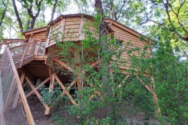 Cabane perchée GAIA & Spa à Sarrant (3)