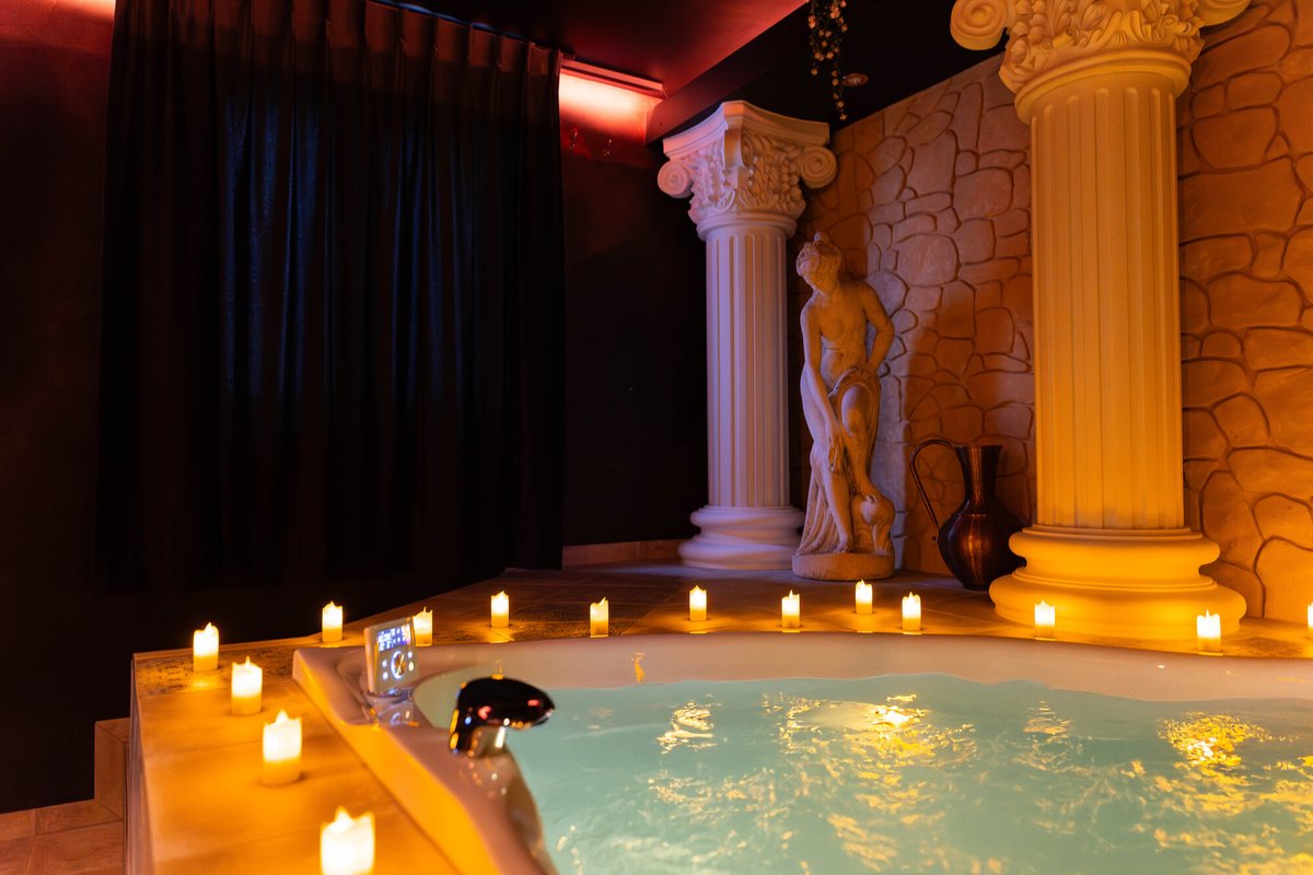 La Suite de Vénus - Love Room, Jacuzzi, Pièce Secrète à Schirrhein (4)