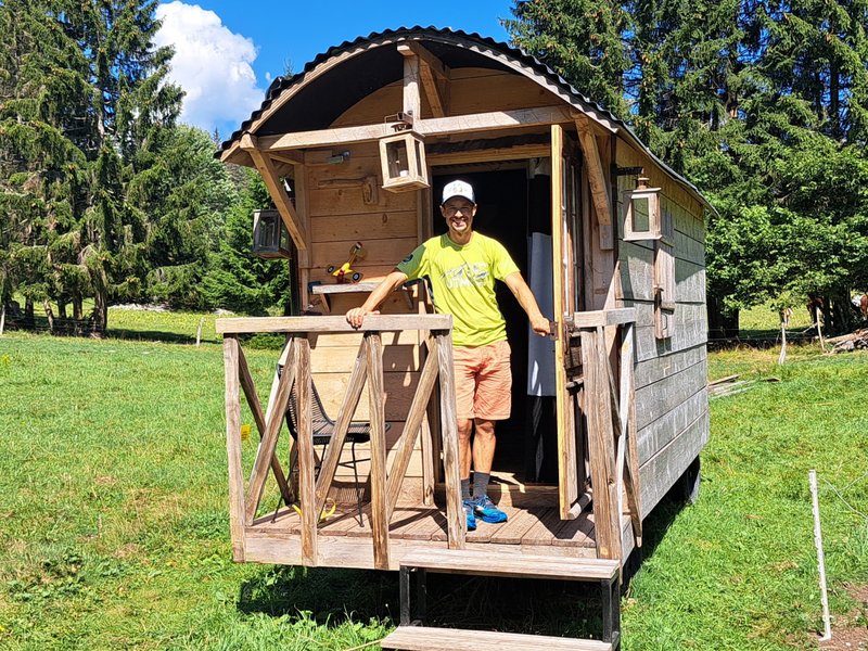 Hébergement AbracadaRoom : La Roulotte Franco-Suisse - Image 1